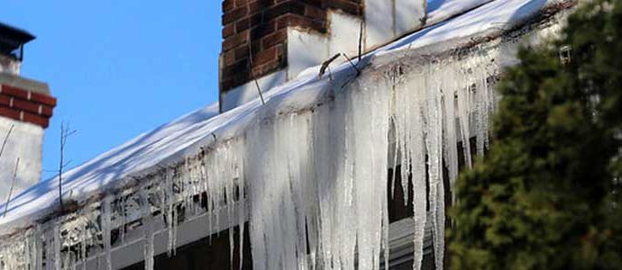 Mantenimiento de canalones en invierno