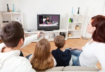 Ver la tele de lejos
