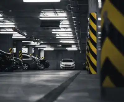 Cómo limpiar paredes parkings subterráneos