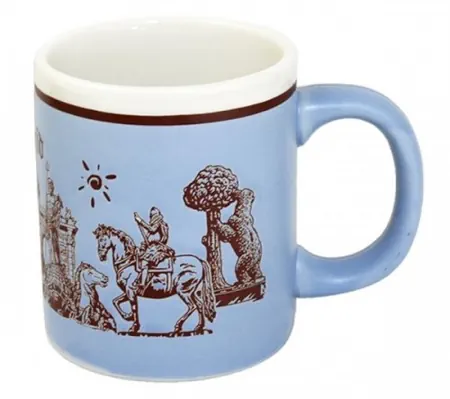 Taza mug decorada con motivos de Madrid.